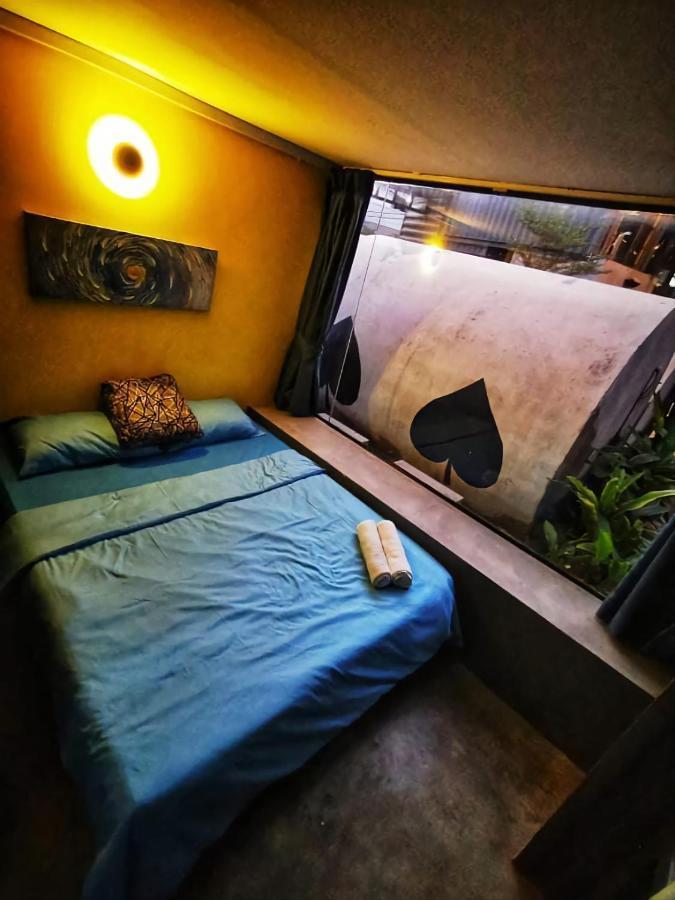 Revolution Siem Reap Hostel Eksteriør bilde